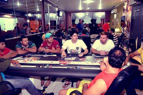 Bombinhas clube de poker